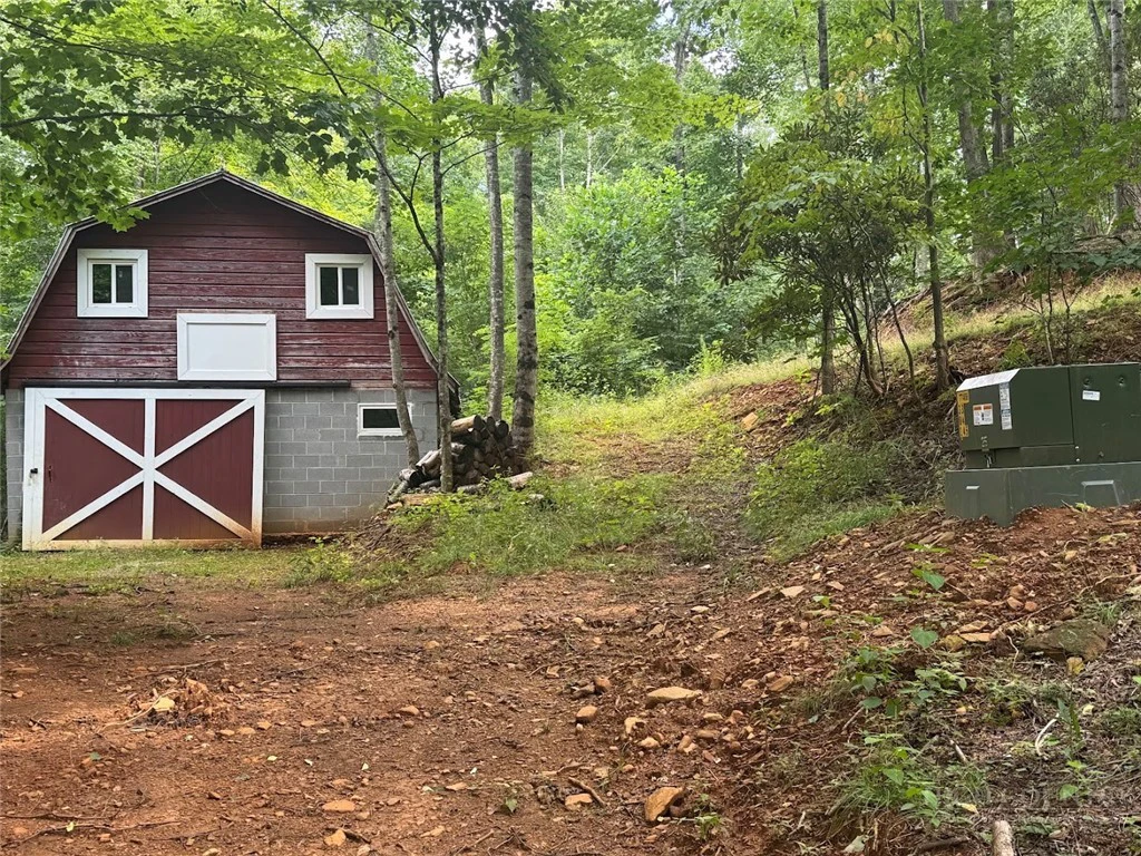 Image number 11 for the current listing