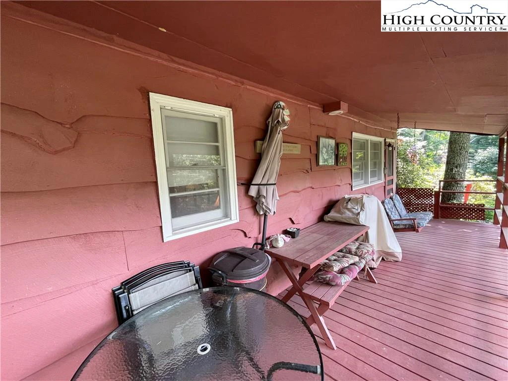 Image number 16 for the current listing