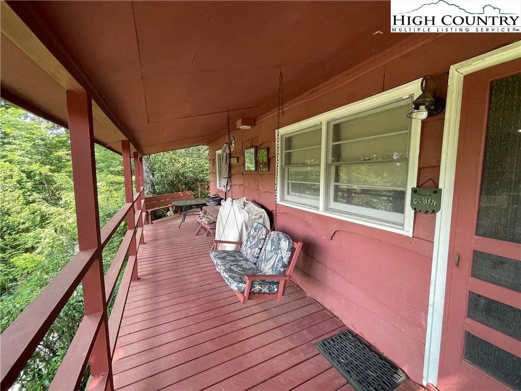 Image number 15 for the current listing