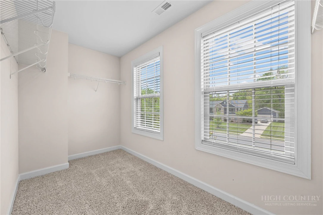 Image number 20 for the current listing