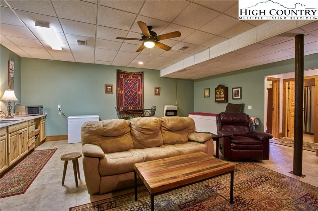 Image number 6 for the current listing