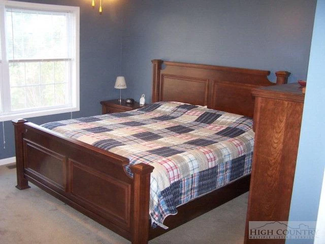 Image number 12 for the current listing