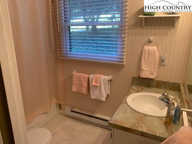 Image number 9 for the current listing