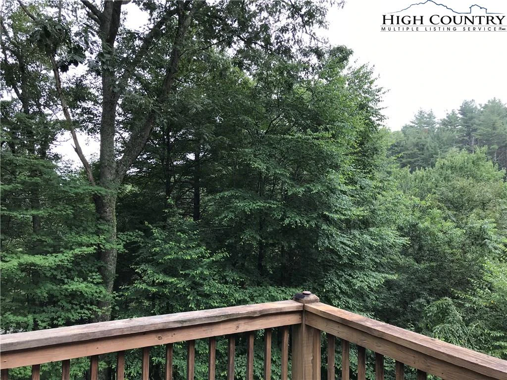 Image number 9 for the current listing