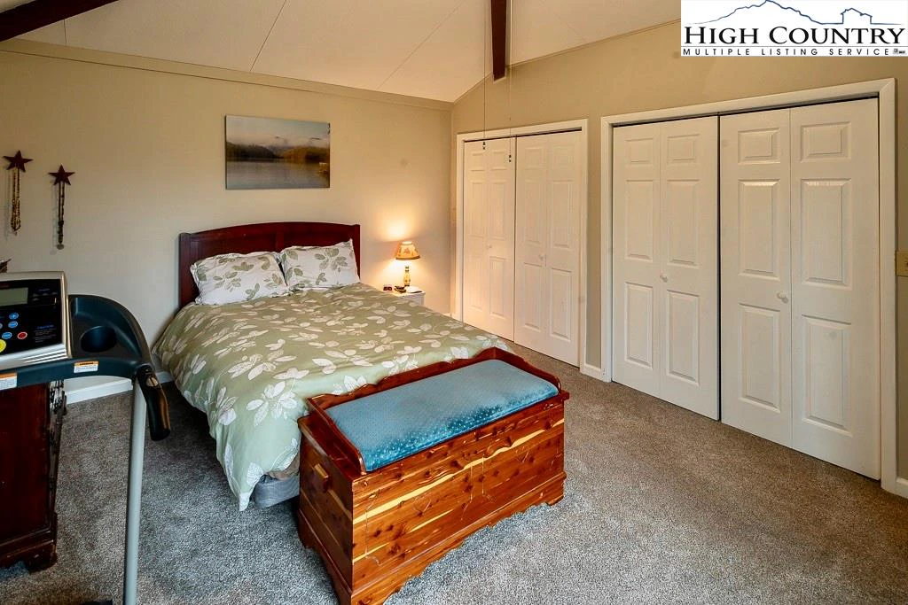 Image number 3 for the current listing