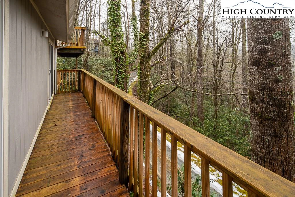 Image number 2 for the current listing