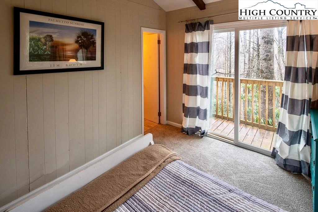Image number 13 for the current listing