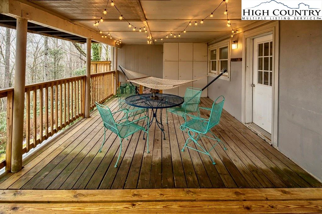 Image number 18 for the current listing