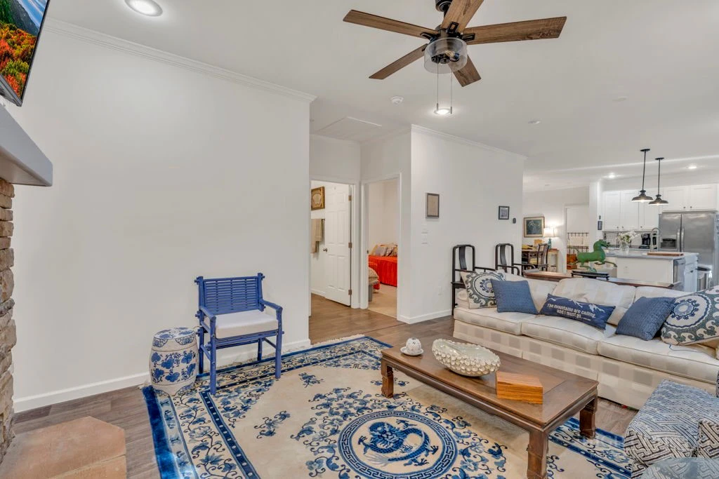 Image number 5 for the current listing