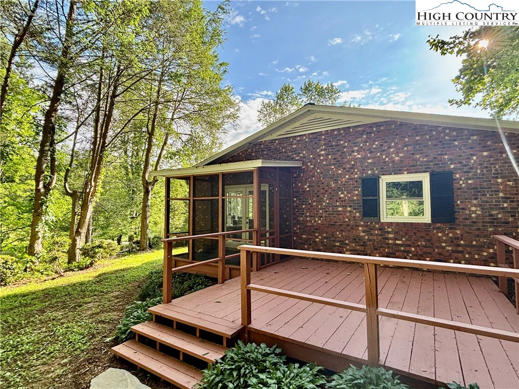 Image number 18 for the current listing