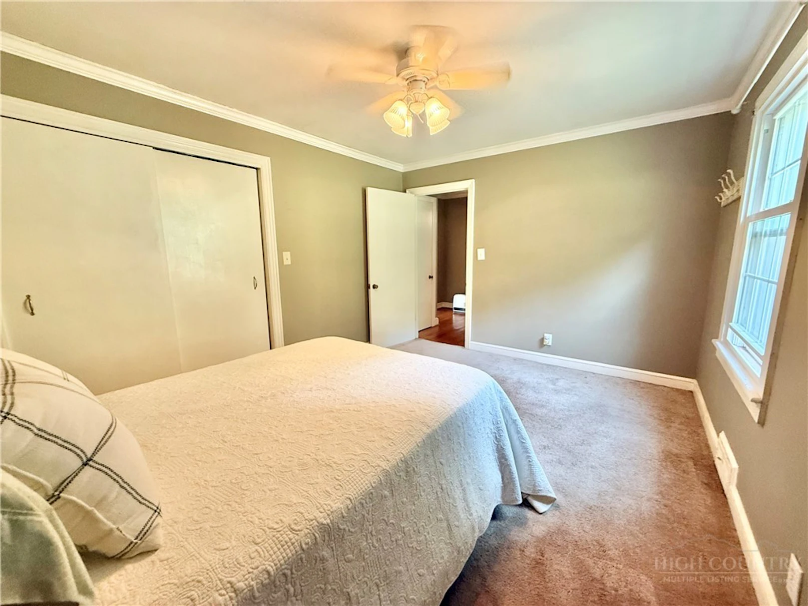 Image number 7 for the current listing