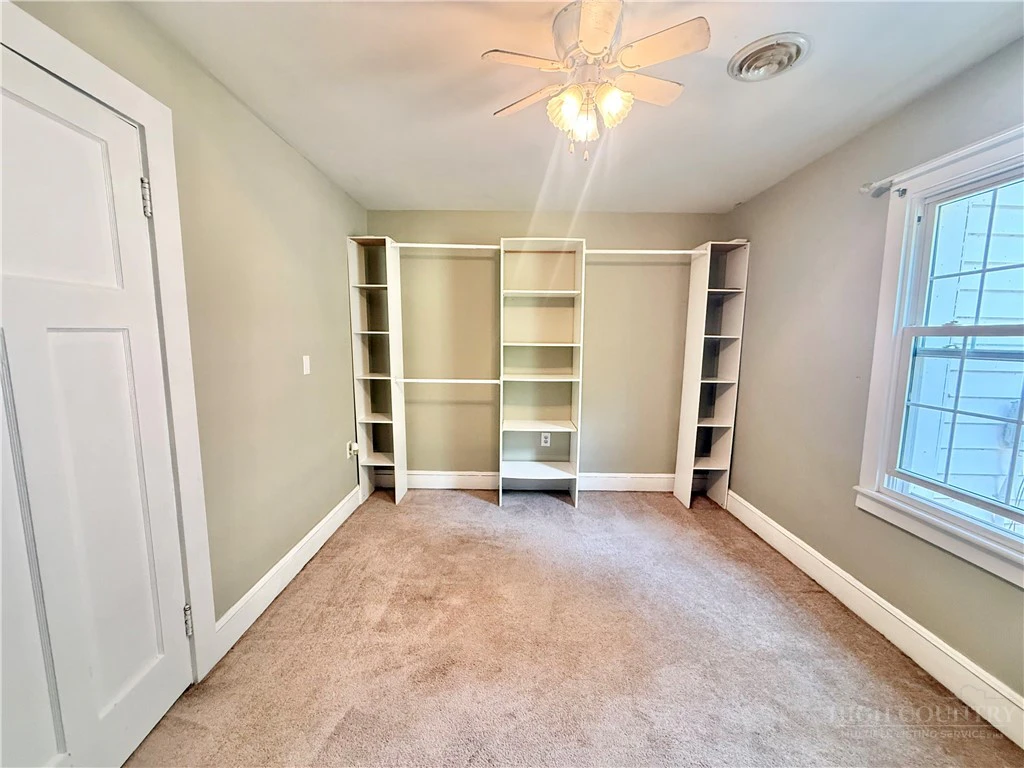 Image number 8 for the current listing