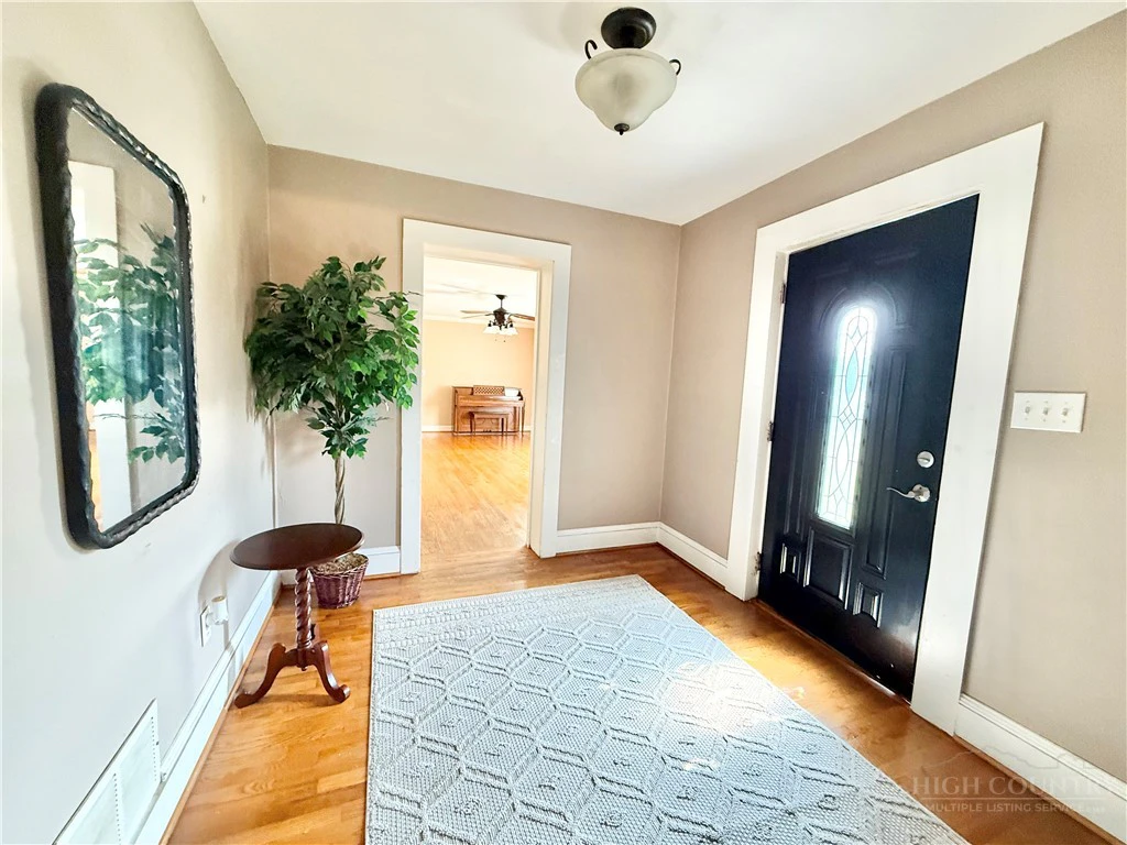 Image number 2 for the current listing