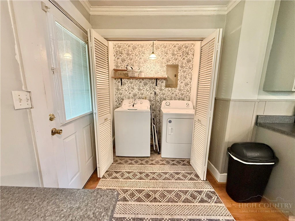 Image number 10 for the current listing