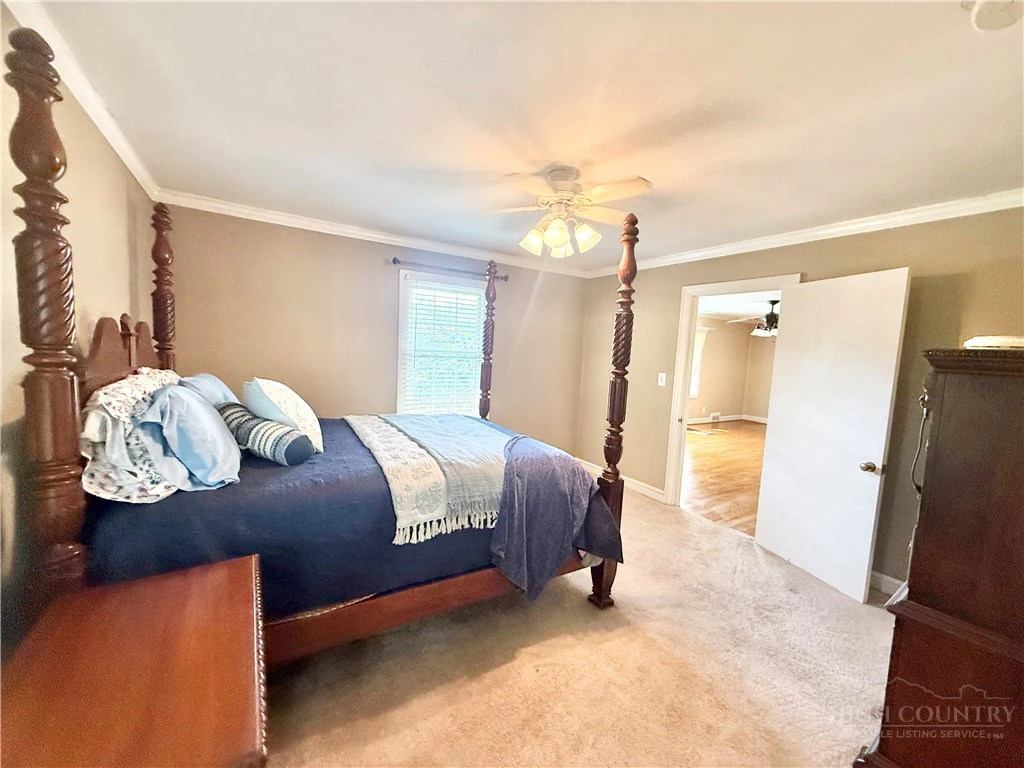 Image number 12 for the current listing