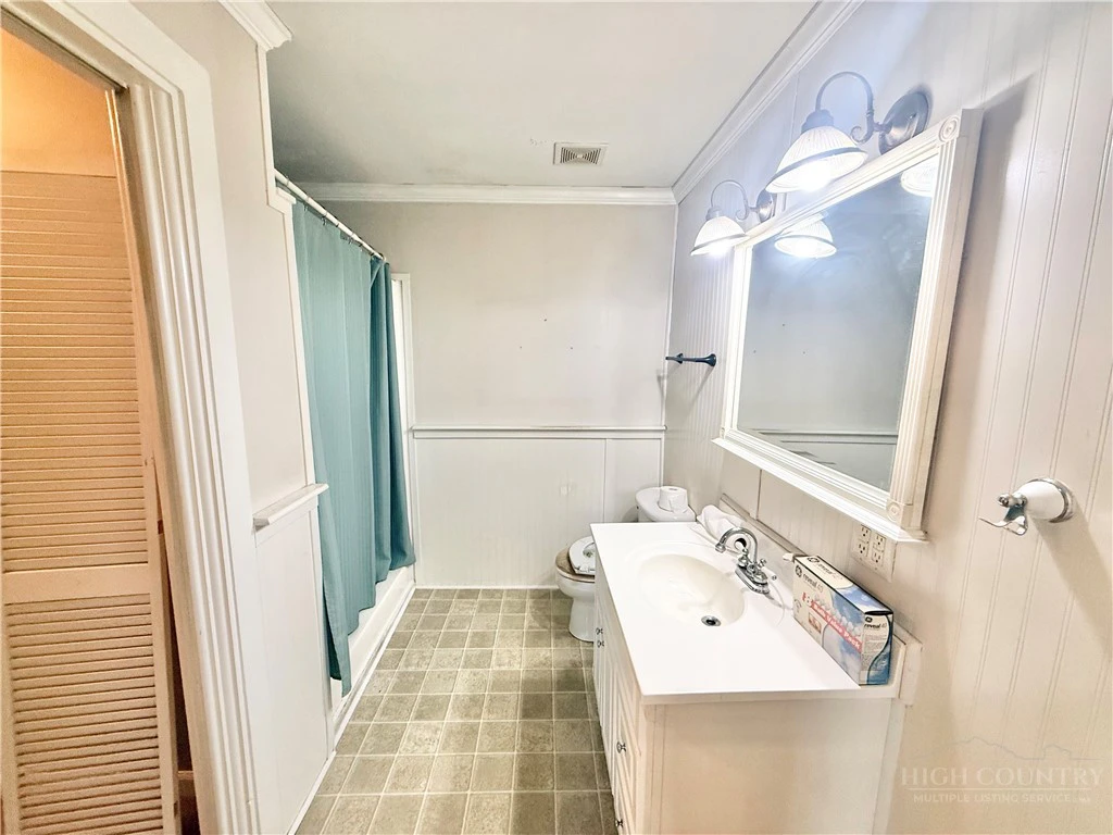 Image number 14 for the current listing