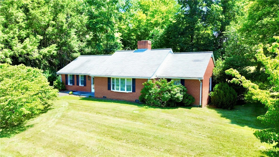Image number 18 for the current listing
