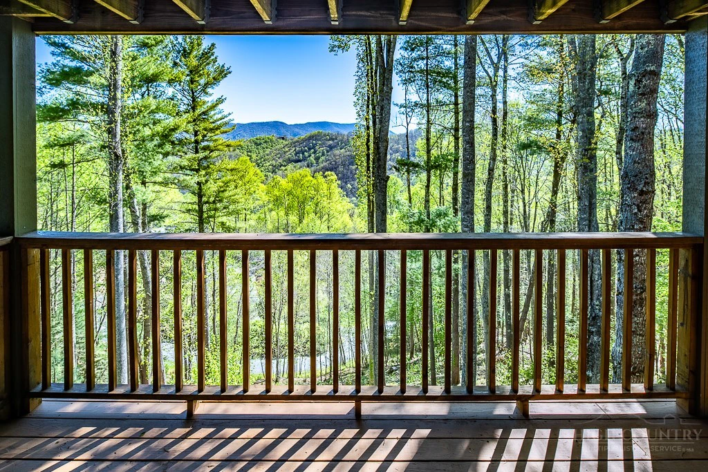 Image number 13 for the current listing