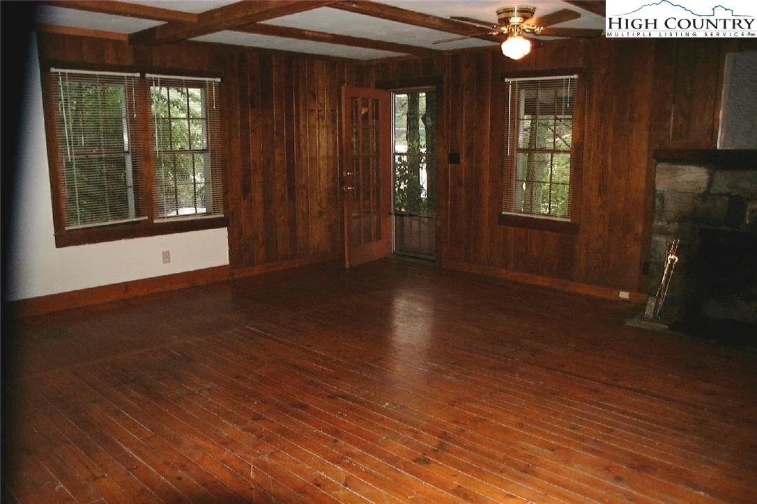 Image number 10 for the current listing
