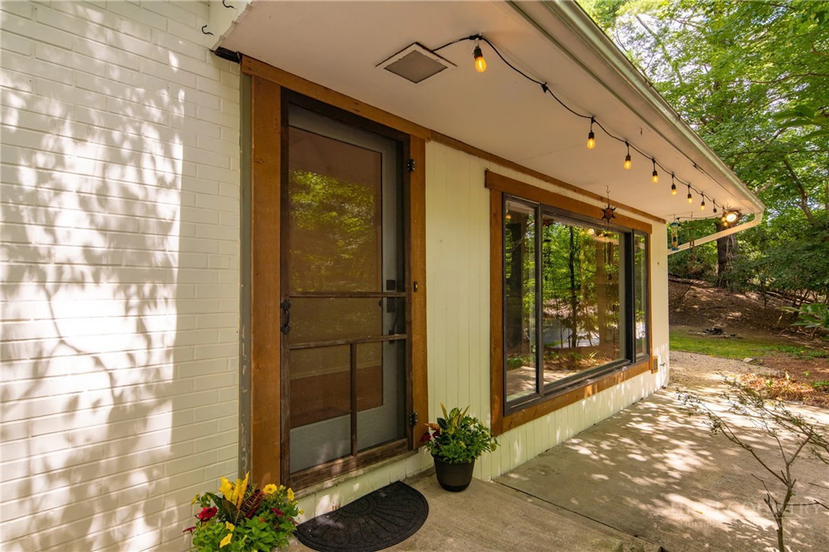 Image number 3 for the current listing