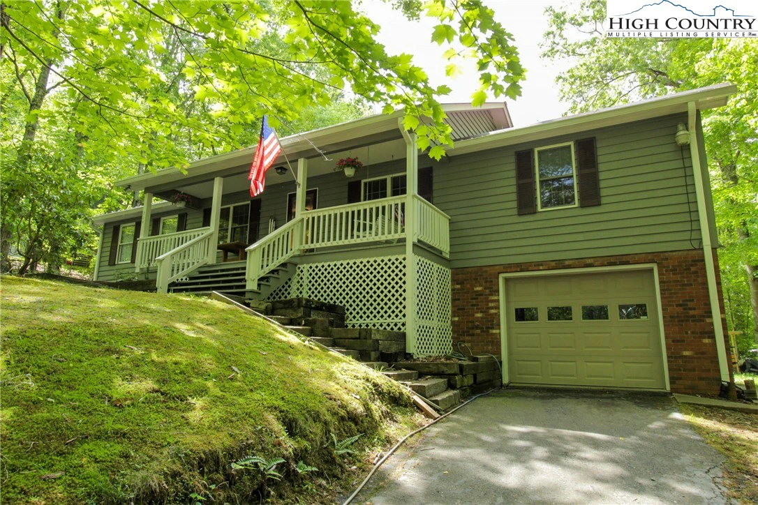 Image number 13 for the current listing
