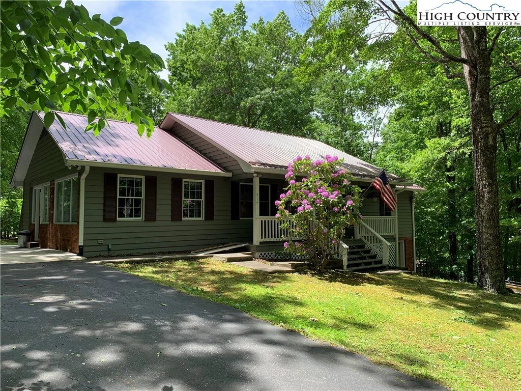 Image number 18 for the current listing