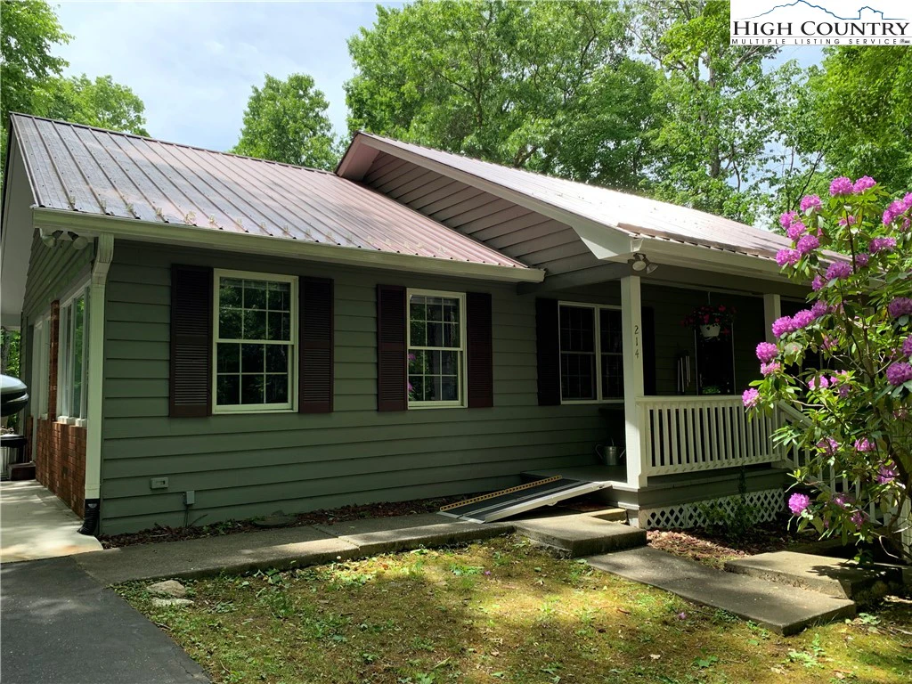 Image number 19 for the current listing