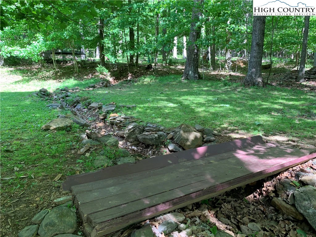 Image number 16 for the current listing