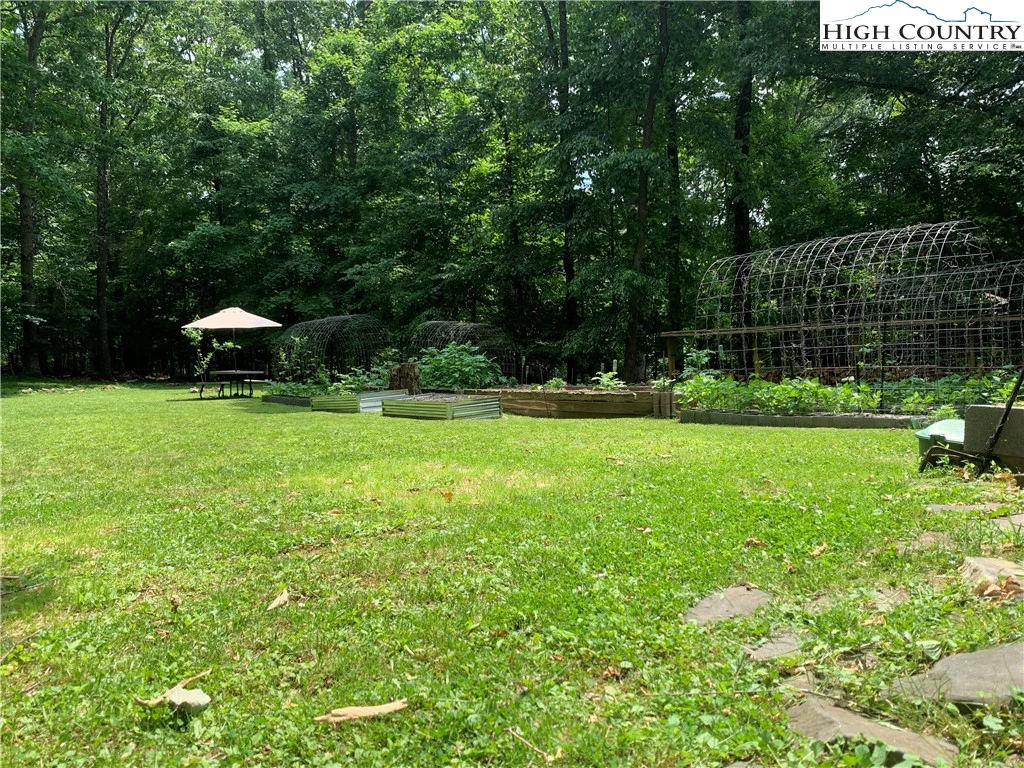 Image number 11 for the current listing
