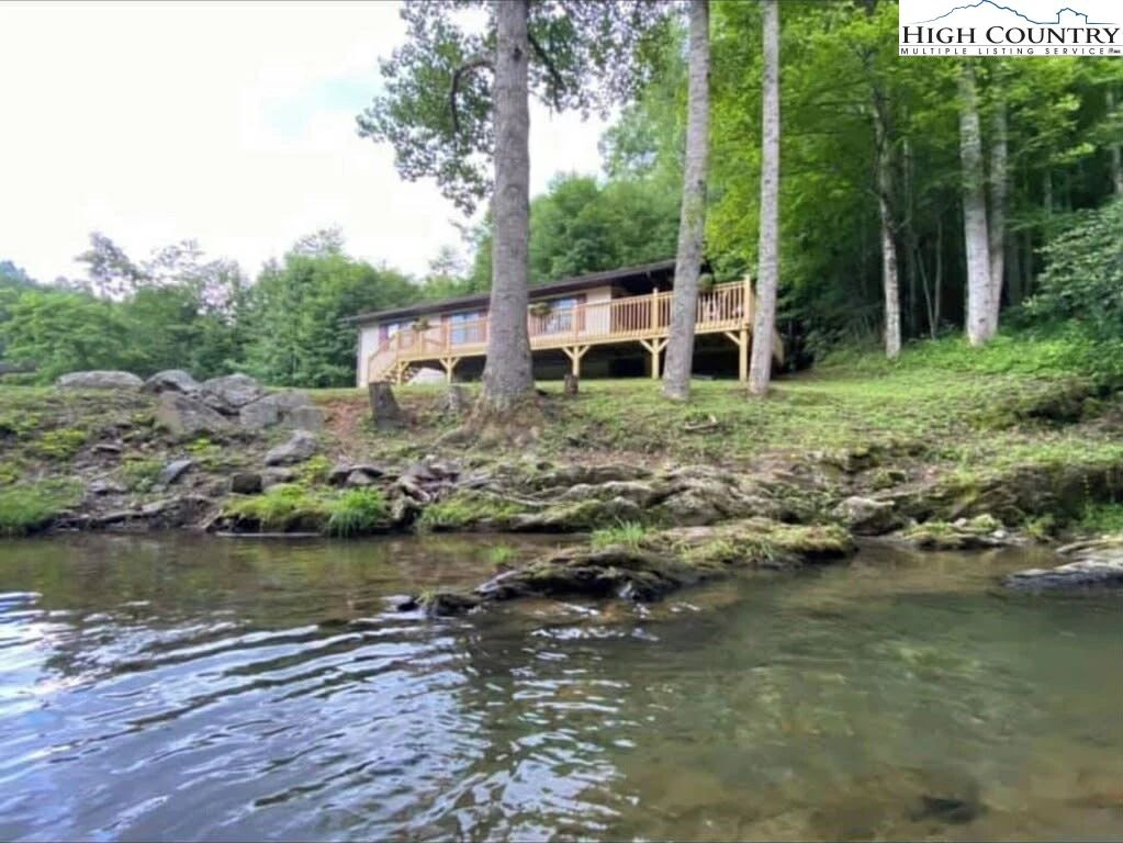 Image number 1 for the current listing