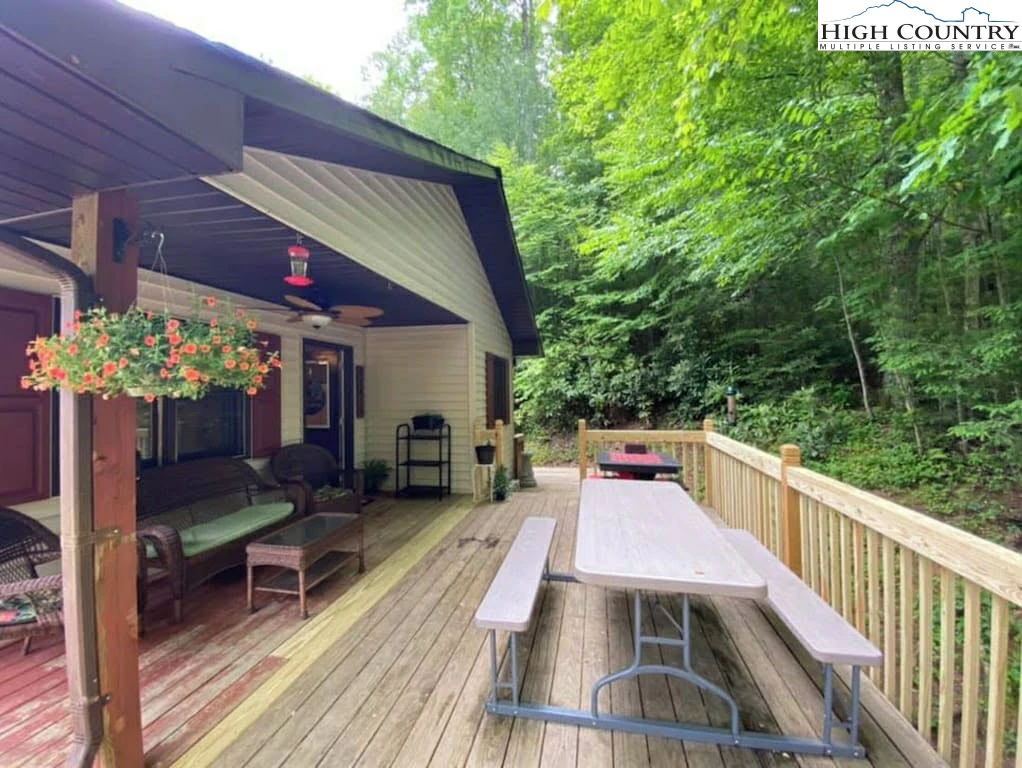 Image number 8 for the current listing