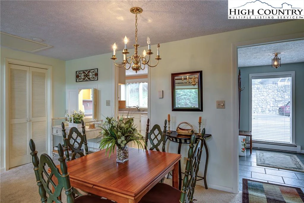 Image number 12 for the current listing