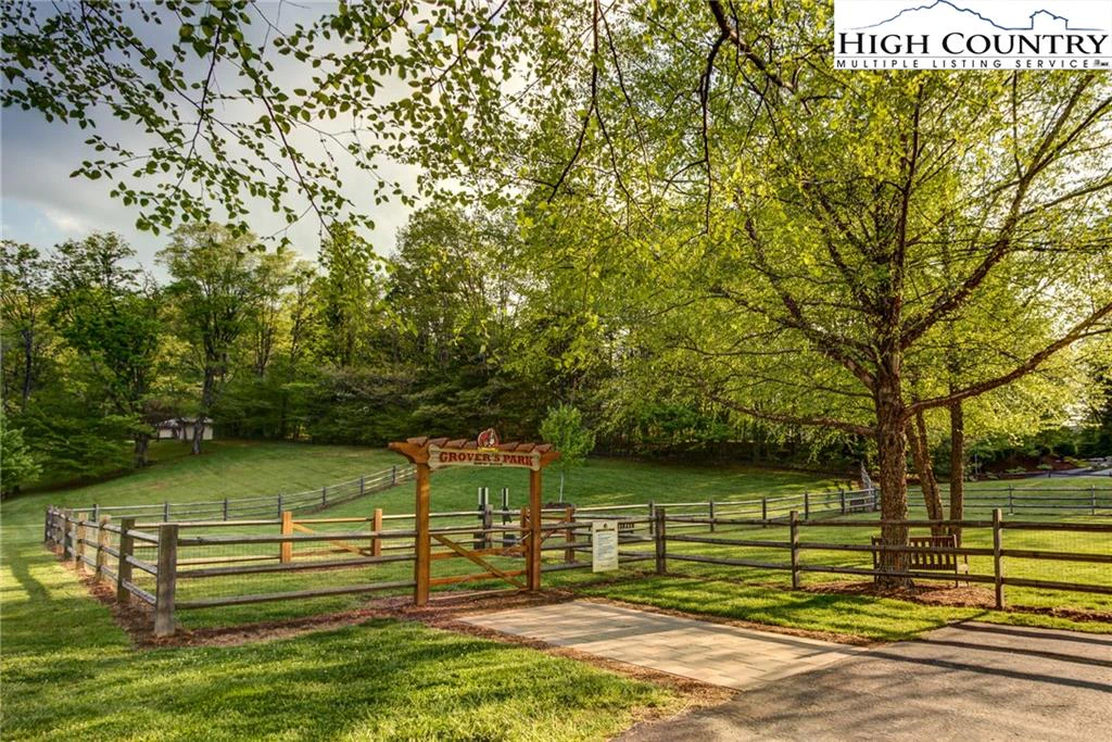 Image number 16 for the current listing