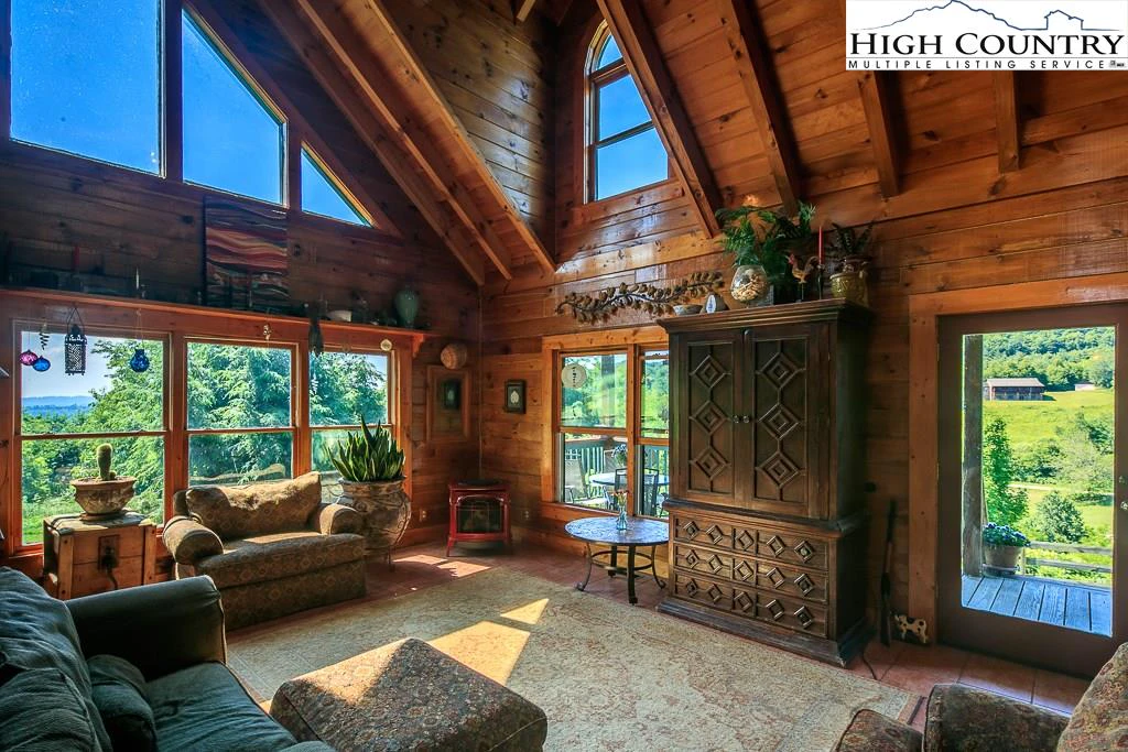 Image number 3 for the current listing