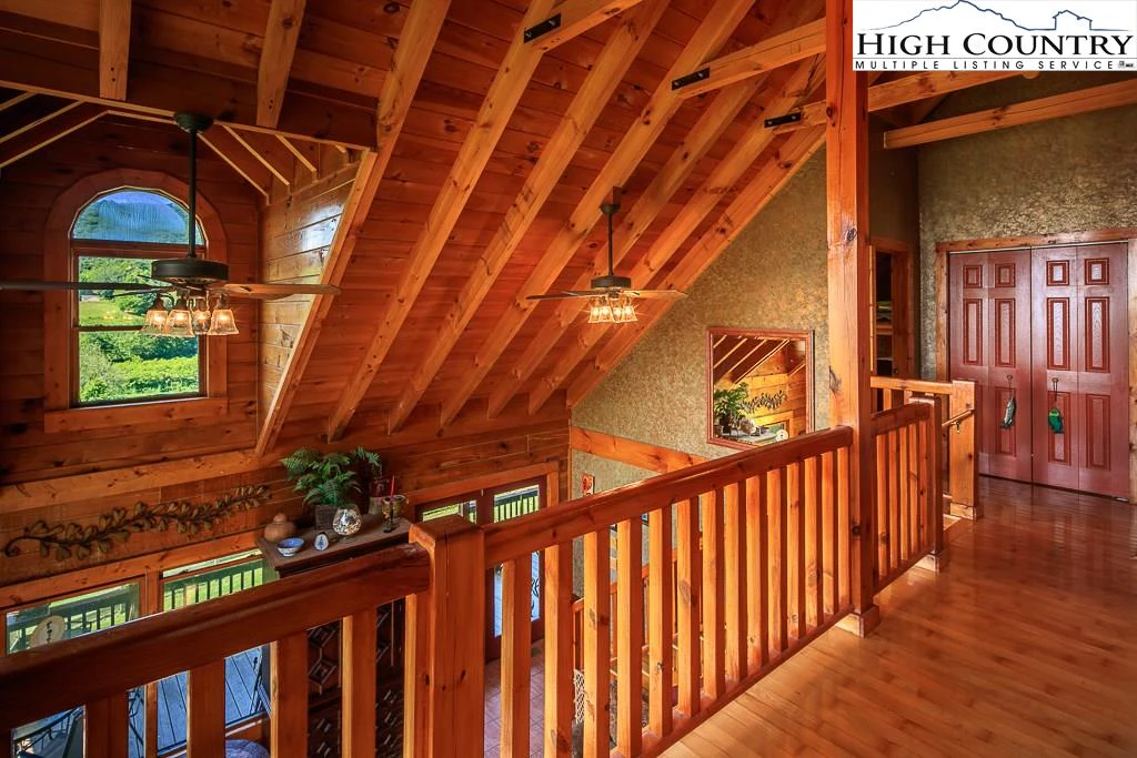 Image number 6 for the current listing