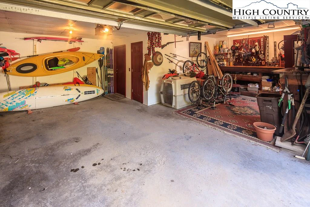 Image number 2 for the current listing