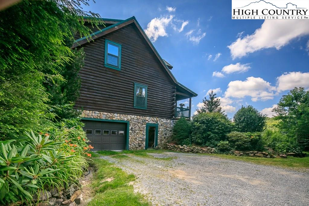 Image number 14 for the current listing