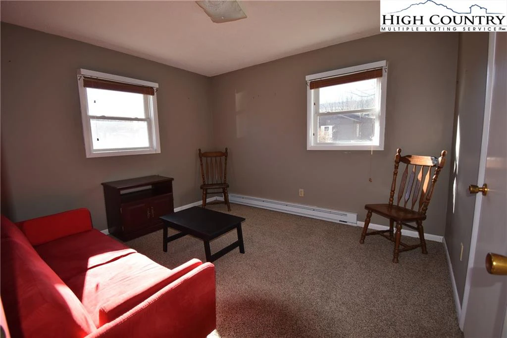 Image number 7 for the current listing