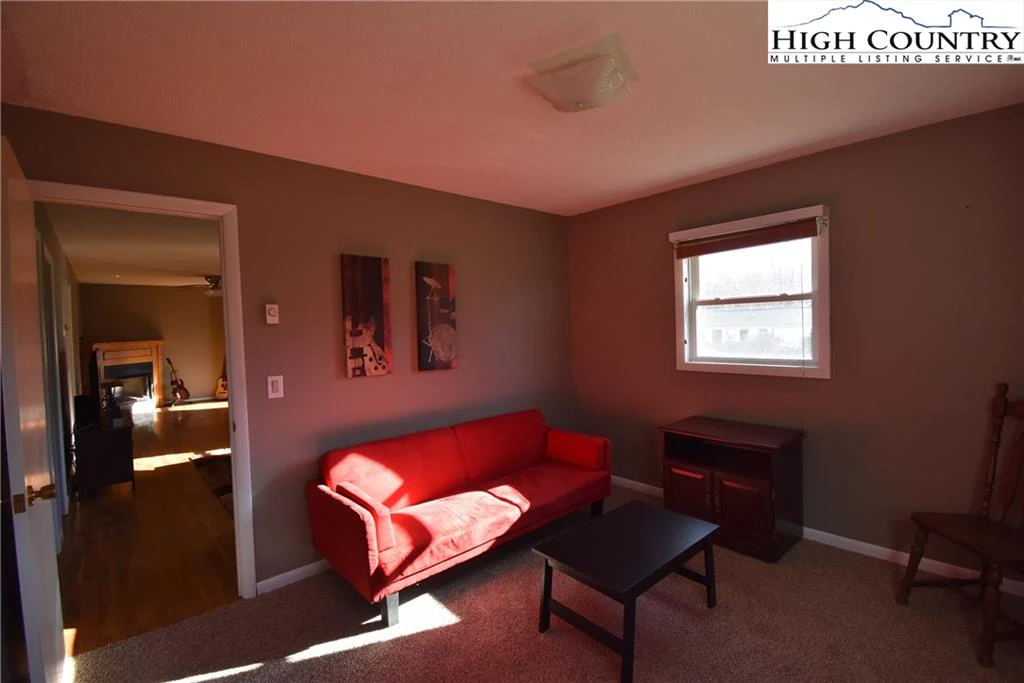Image number 6 for the current listing