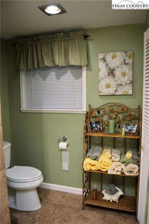 Image number 9 for the current listing