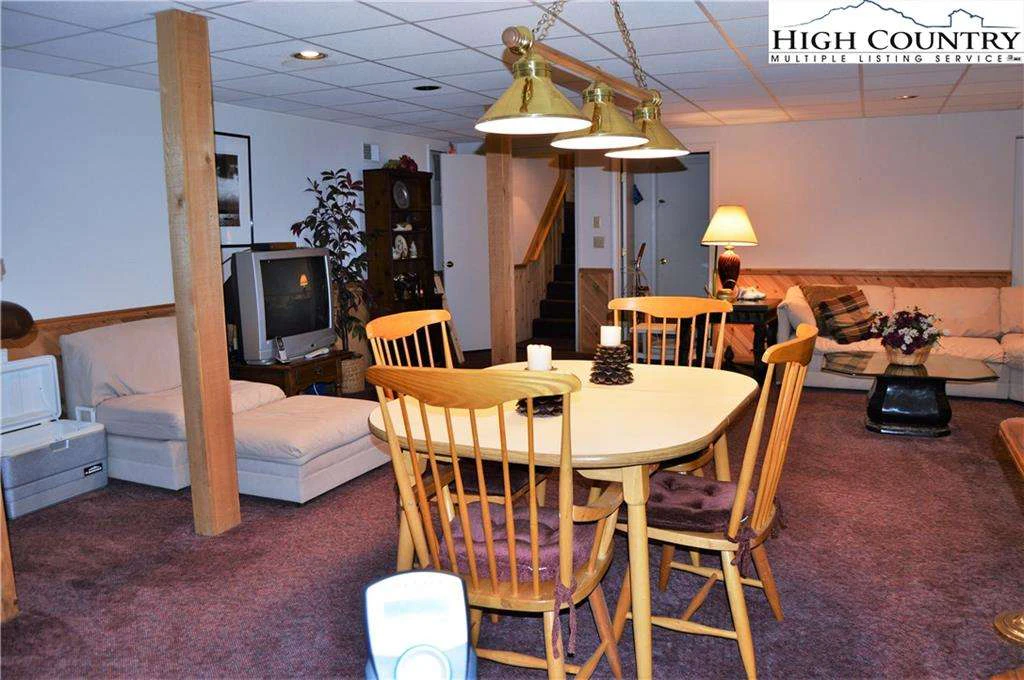 Image number 7 for the current listing