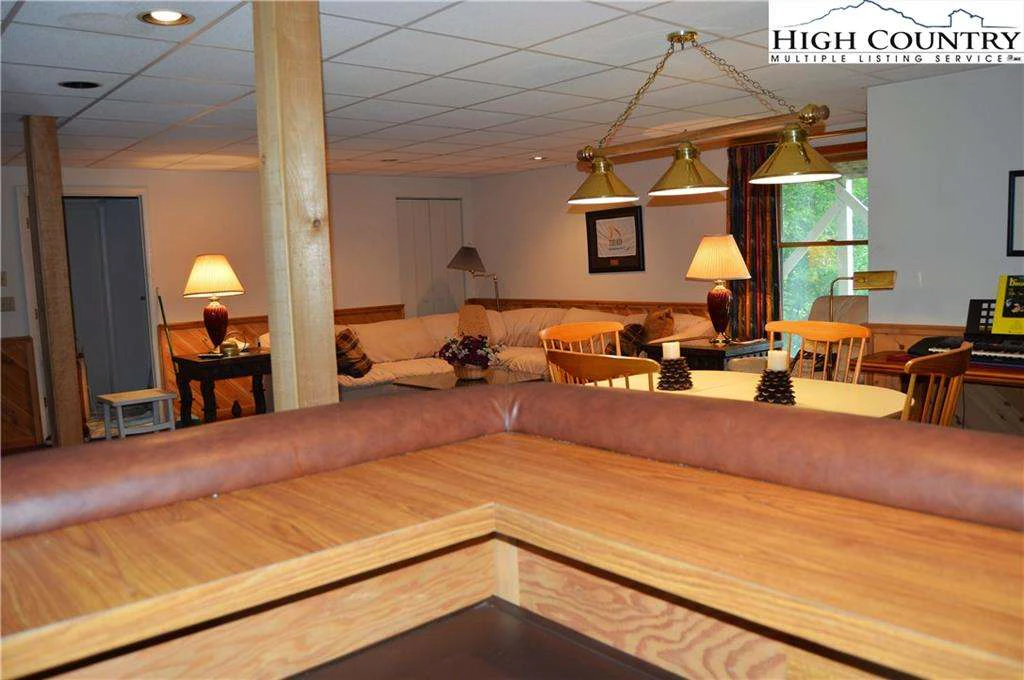 Image number 6 for the current listing