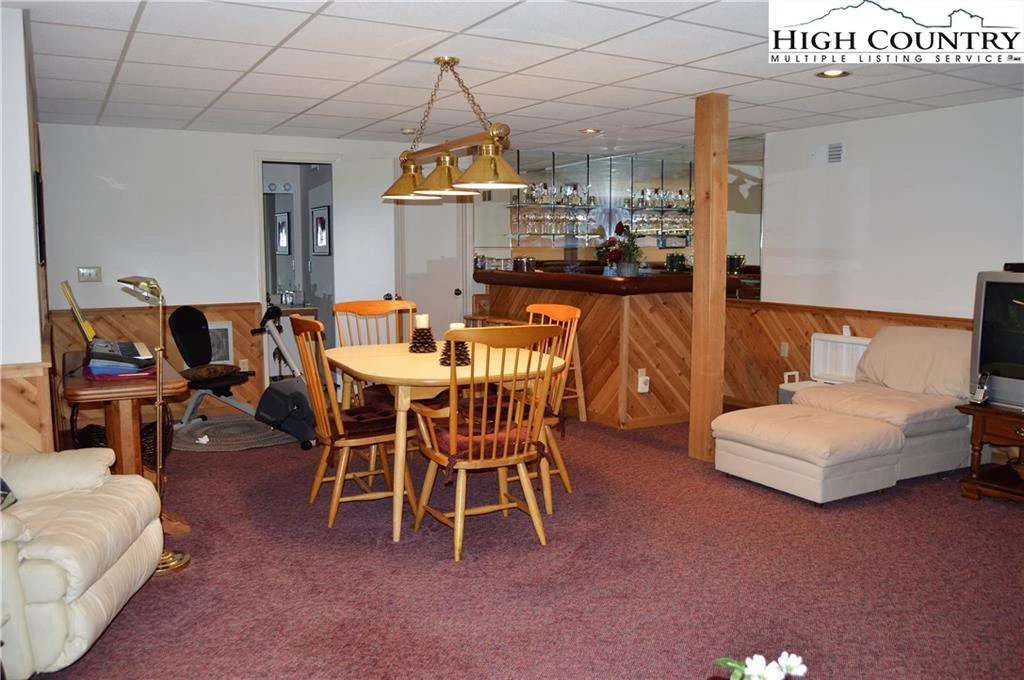 Image number 5 for the current listing