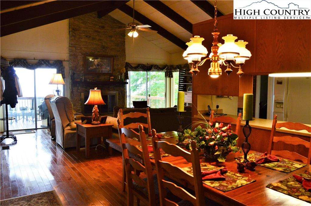 Image number 20 for the current listing