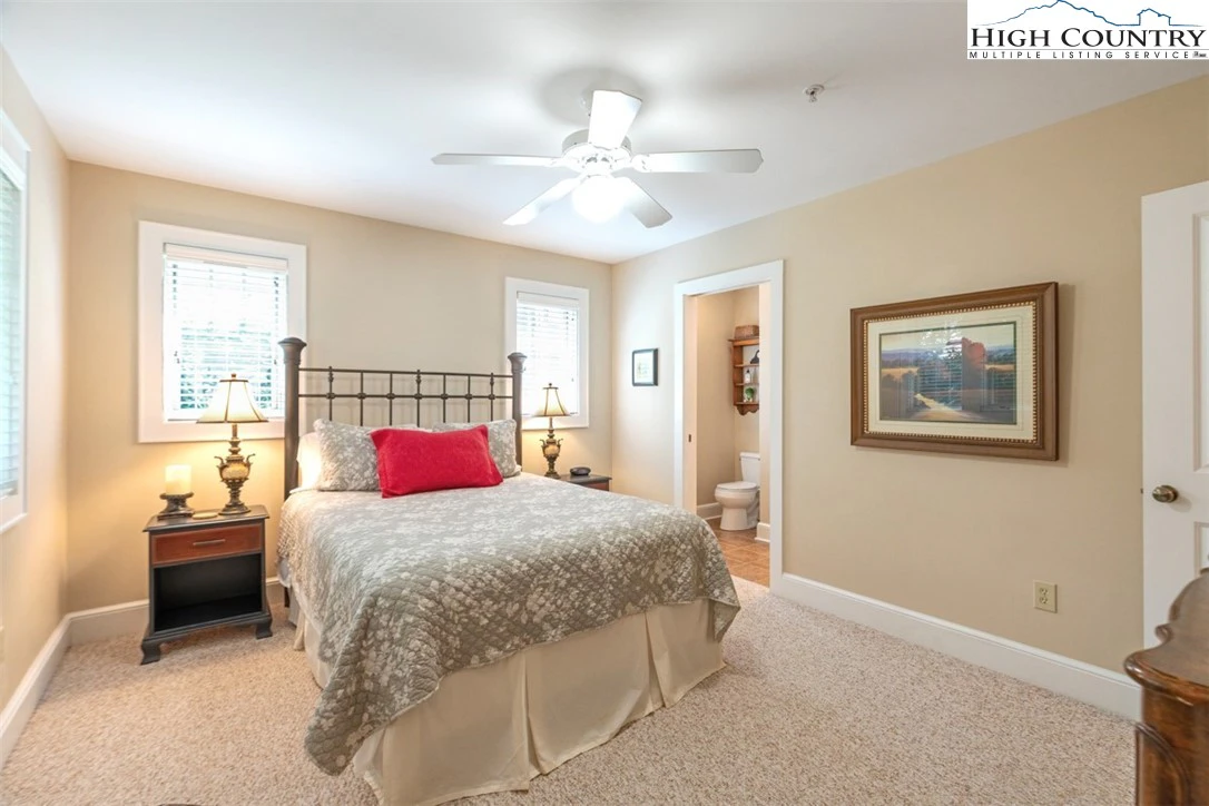 Image number 7 for the current listing