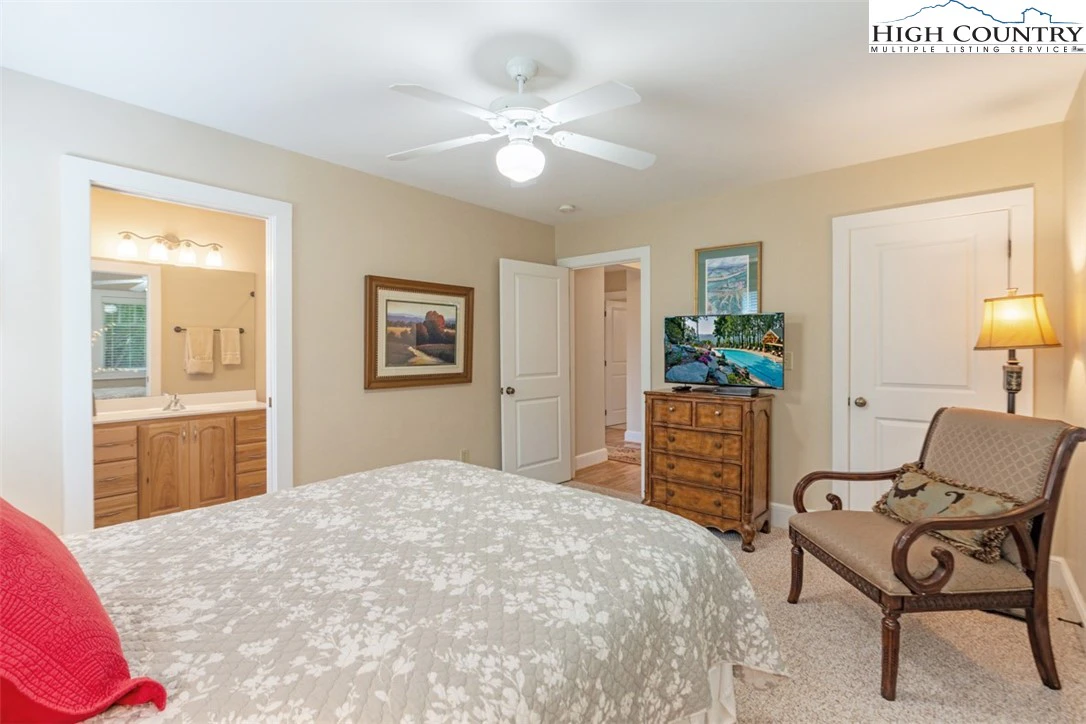 Image number 8 for the current listing