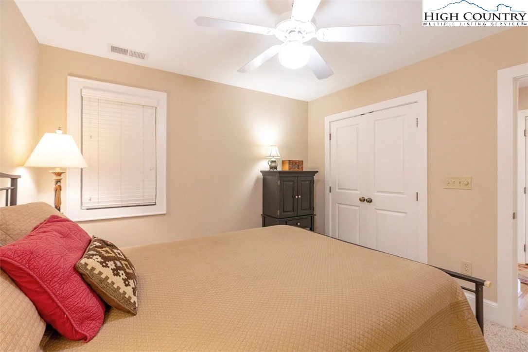 Image number 12 for the current listing