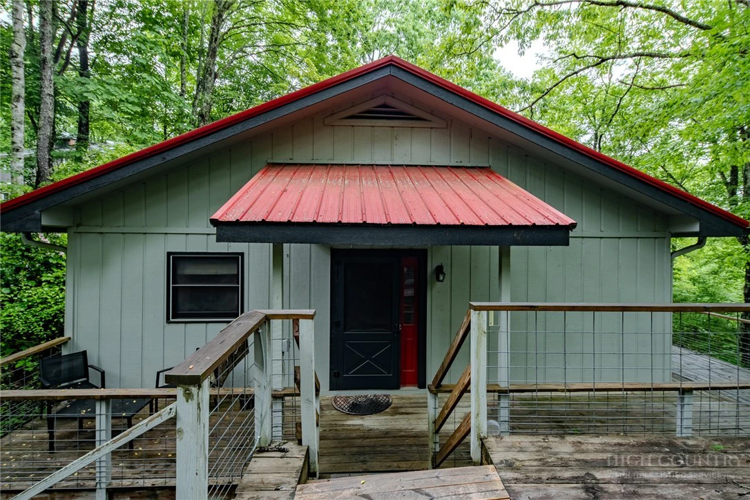 Image number 1 for the current listing