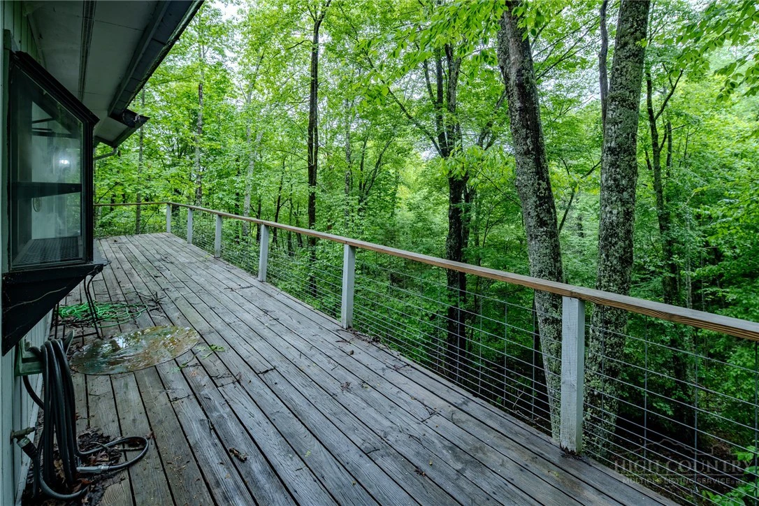 Image number 13 for the current listing