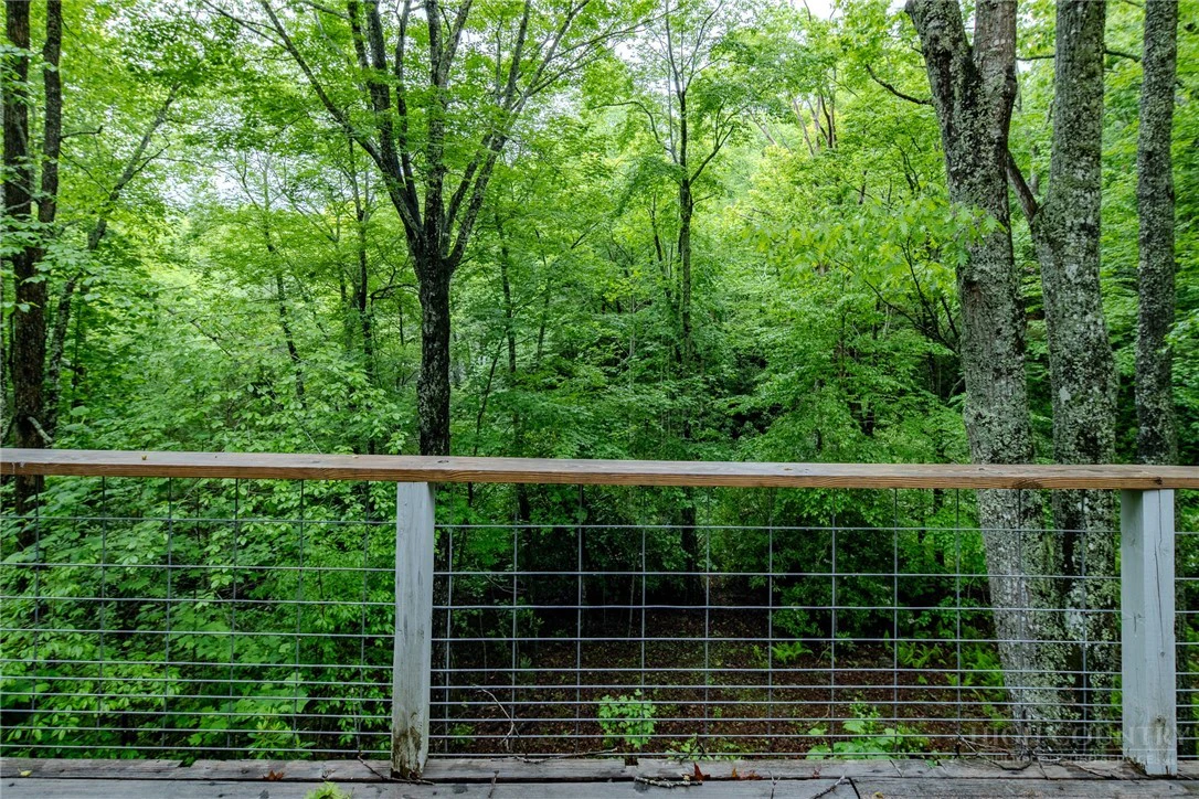 Image number 14 for the current listing